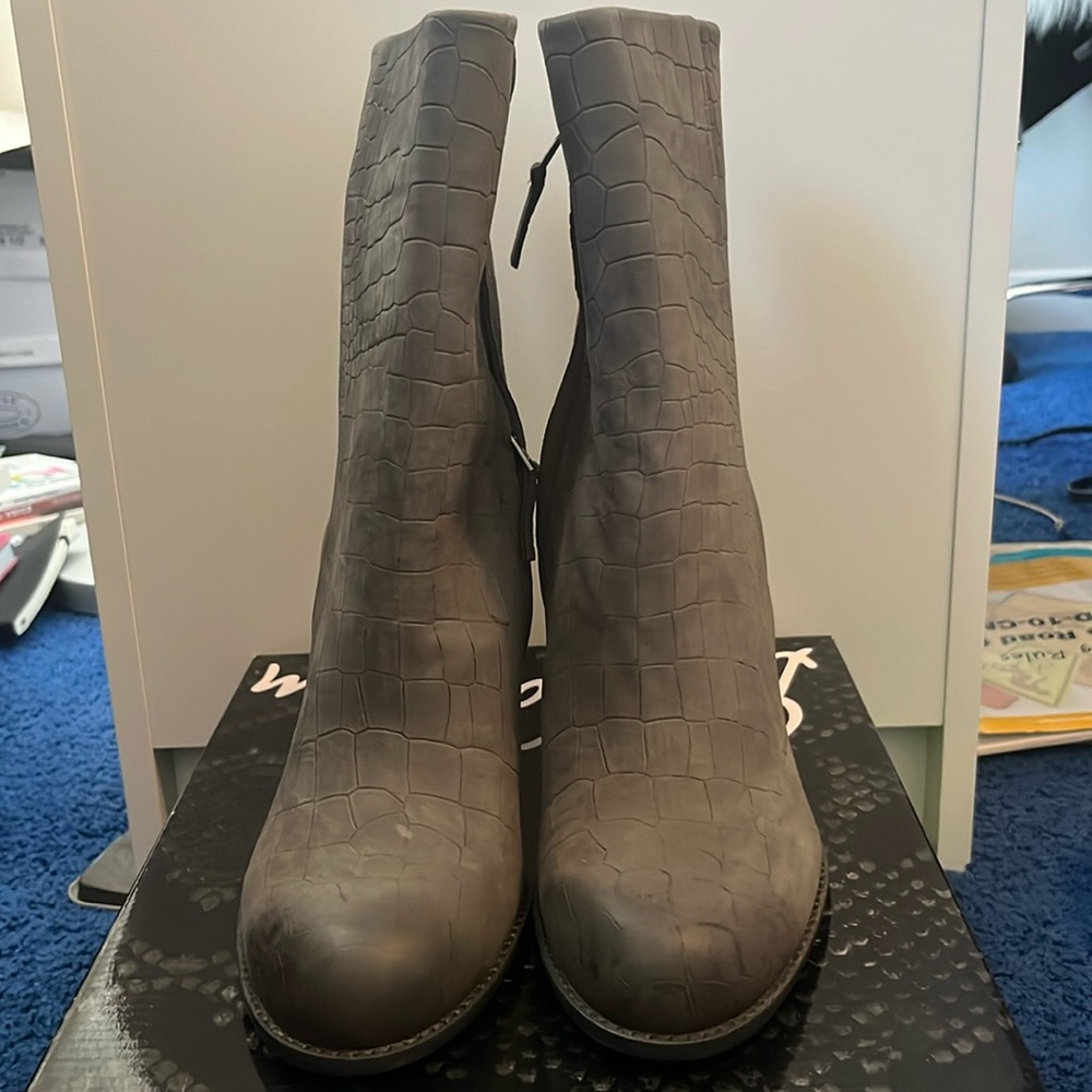 Sam Edelman Reyes Gray Leather Snakeskin Heeled Boots | never worn
